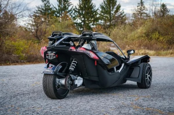 2019 Polaris Slingshot back view.jpg