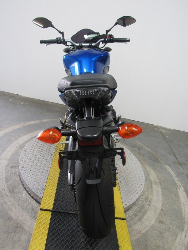 used-2016-Yamaha-FZ09GL-U4785-back-2.JPG used-2016-Yamaha-FZ09GL-U4785-back-2.JPG