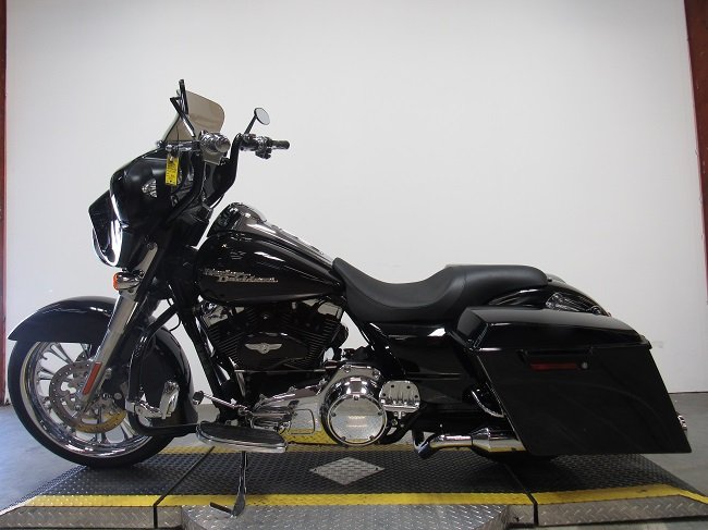 2010-harley-flhx-street-glide-u4806-2.JPG