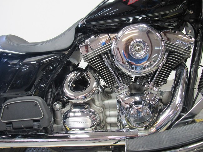 2008-harley-flht-electra-glide-u4783-engine.JPG