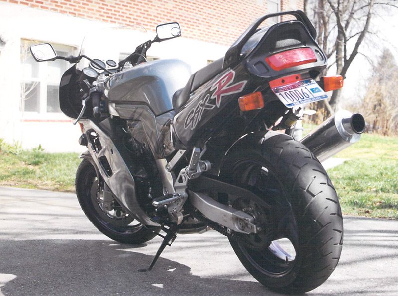 1993-suzuki-gsxr-1100-1.jpg