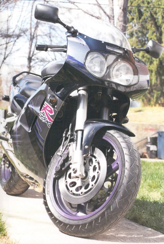 1993-suzuki-gsxr-1100-2.jpg