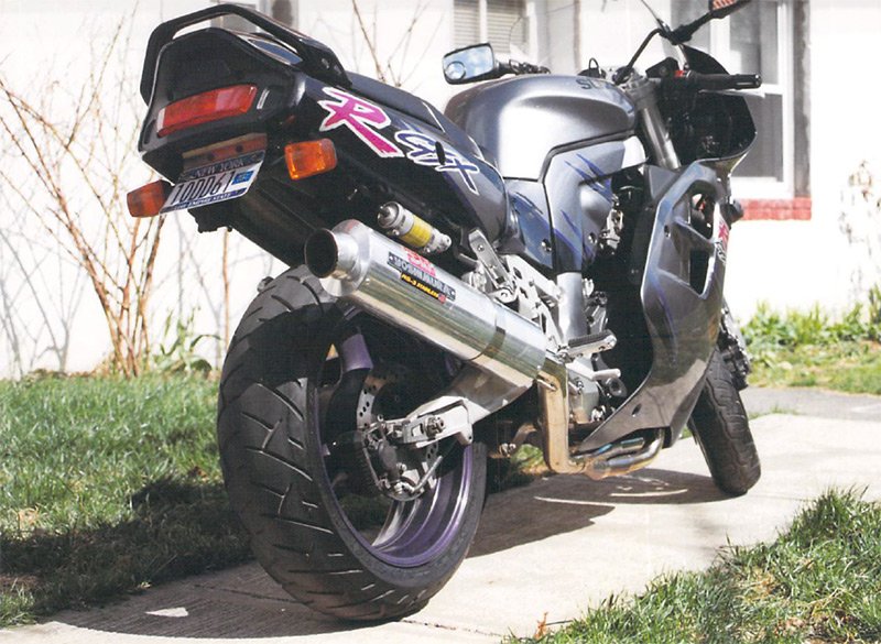 1993-suzuki-gsxr-1100-4.jpg
