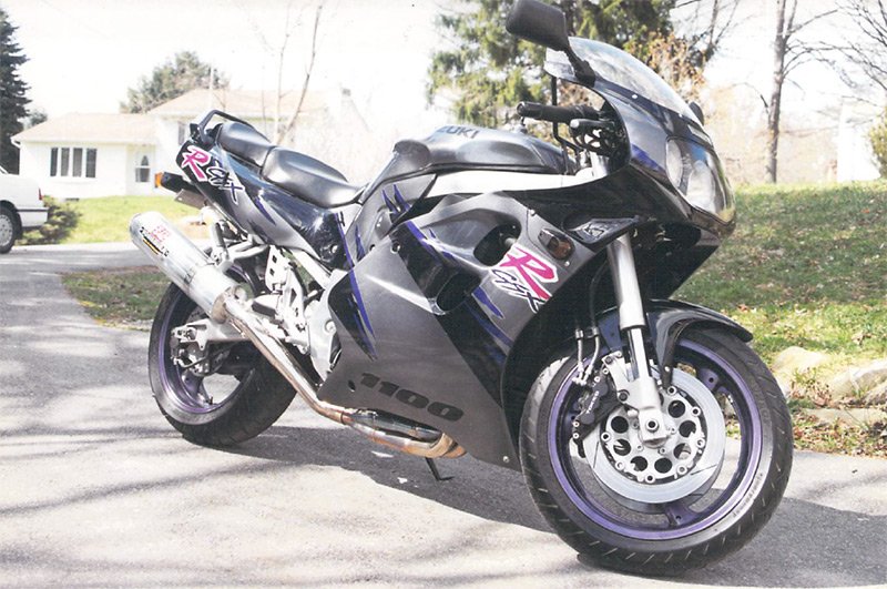 1993-suzuki-gsxr-1100-6.jpg