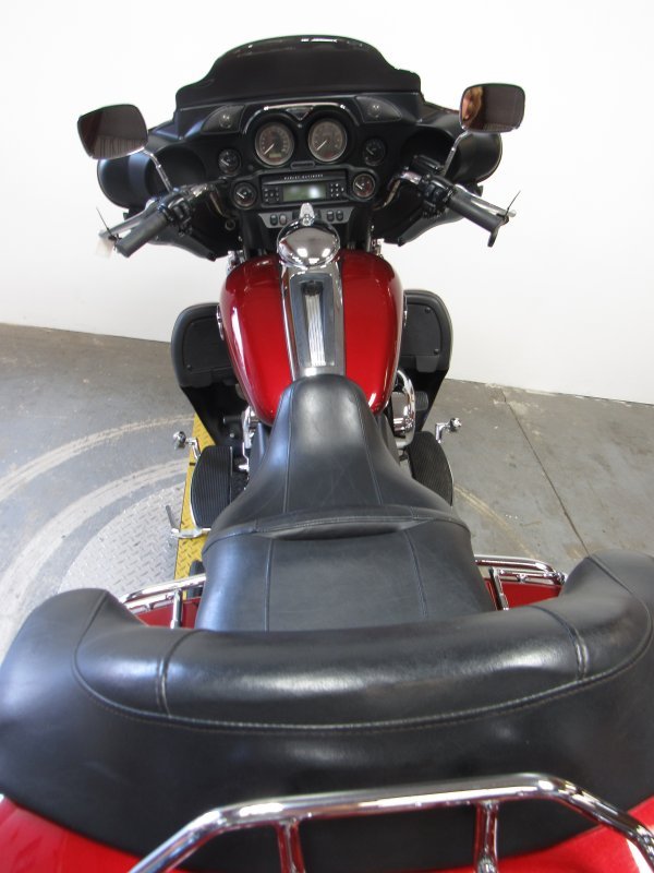 used-2010-harley-flhtcu-for-sale-U4869-back.JPG