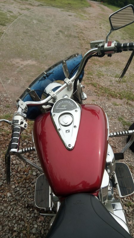 Honda VTX1300R Seat view.jpg