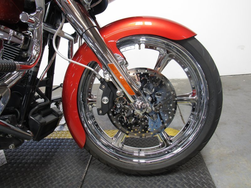 used-harley-road-glide-for-sale-in-michigan-U4885-4.JPG