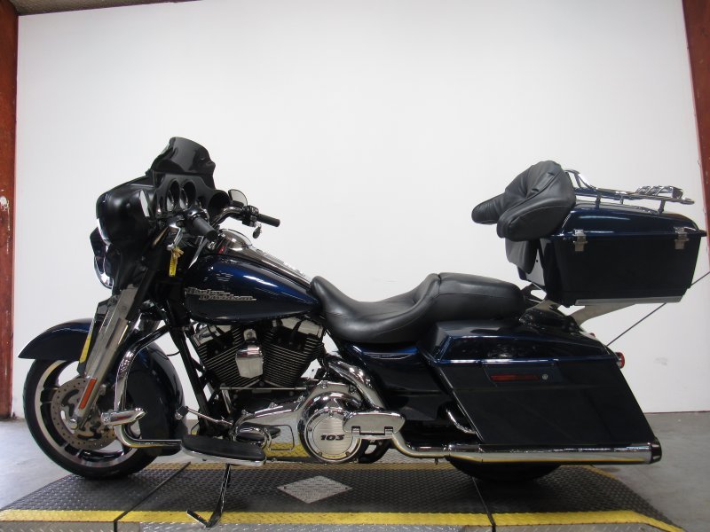 Used-2012 Harley-FLHX-Street-Glide-for-sale-in-Michigan-U4866-2.JPG