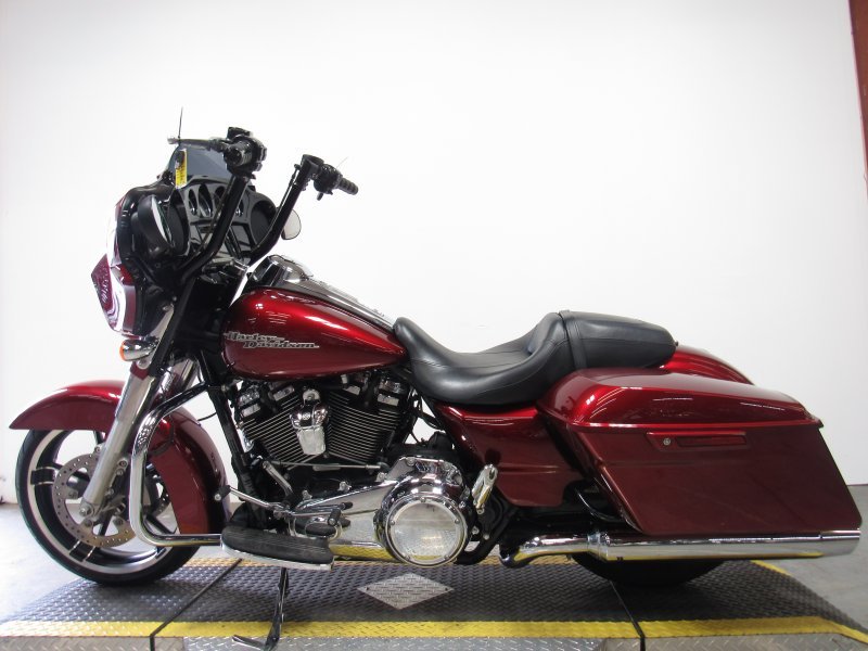 used-2017-Harley-FLHXS-street-glide-for-sale-in-michigan-U4882-2.JPG