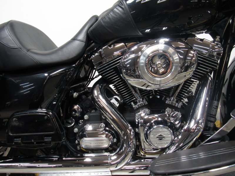 used-2013-harley-flhx-street-glide-for-sale-in-michigan-U4904-3.JPG