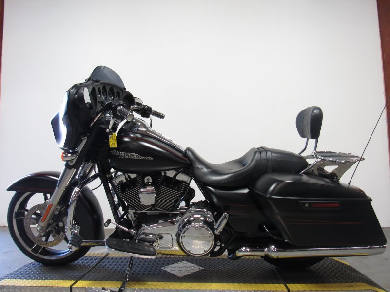 Used-2015-Harley-FLHXS-for-sale-in-Michigan-U4817.JPG