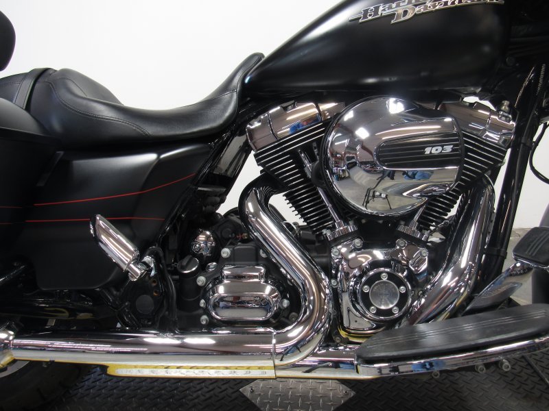 Used-2015-Harley-FLHXS-for-sale-in-Michigan-U4817-3.JPG