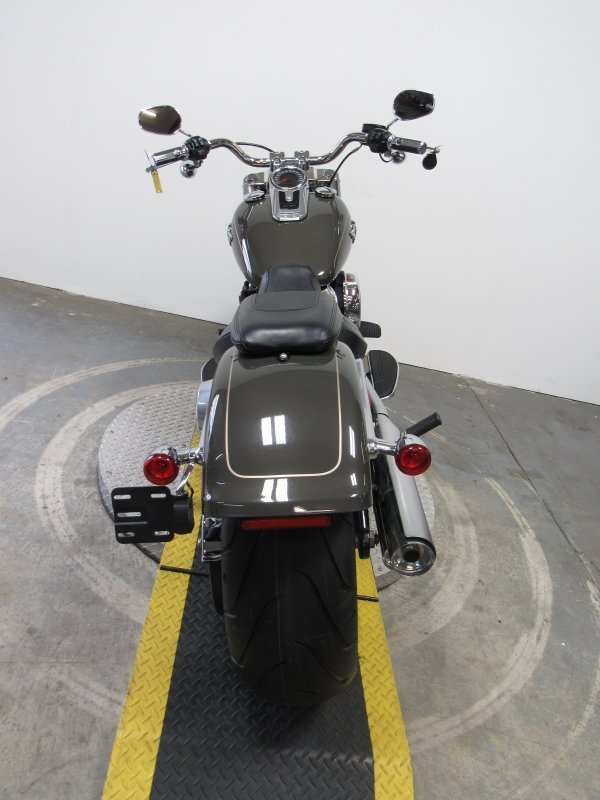 Used-2018-Harley-FLFB-for-sale-in-michigan-U4860-6.JPG