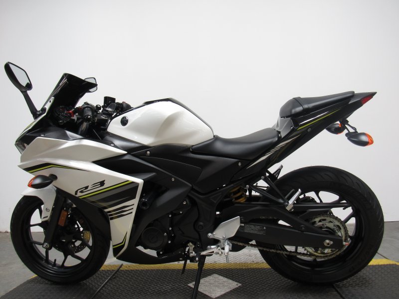 Used-2017-Yamaha-YZFR3-for-sale-in-Michigan-U4920-2.JPG