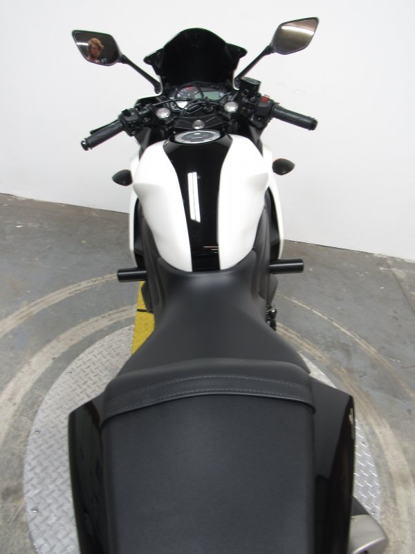 Used-2017-Yamaha-YZFR3-for-sale-in-Michigan-U4920-Front-2.JPG