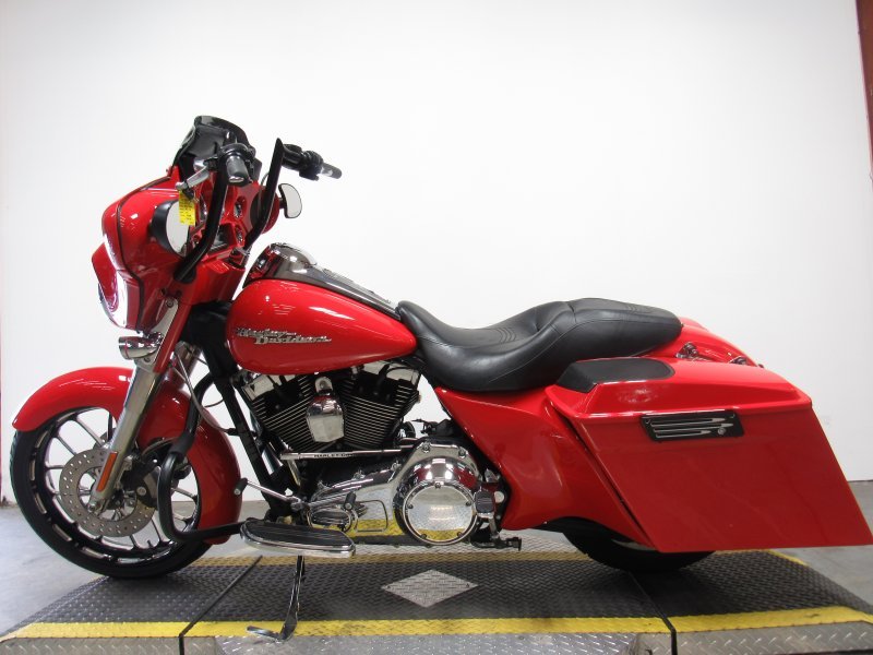 Used-Harley-FLHX-street-glide-for-sale-in-michigan-U4815-2.JPG
