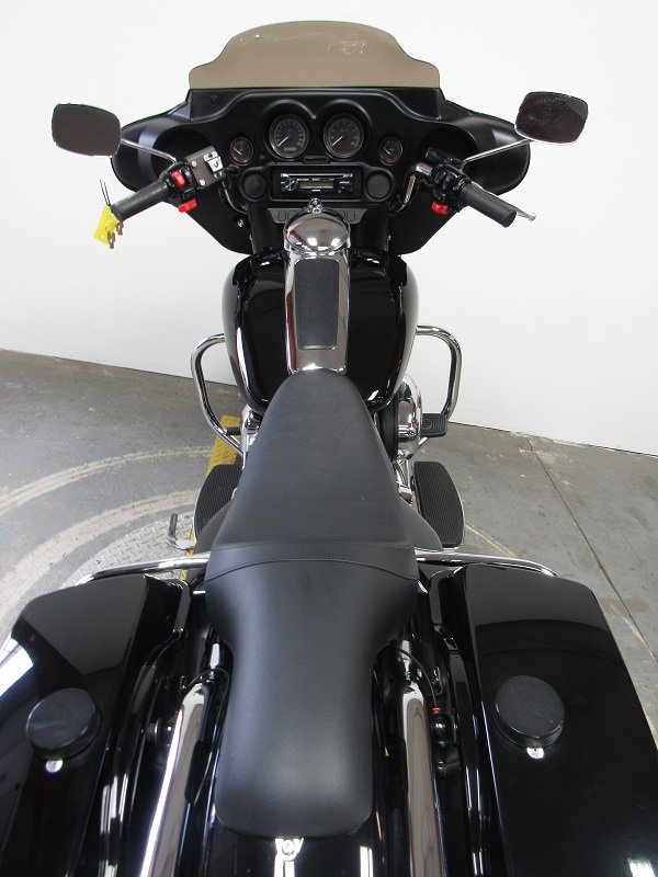 Used-2008-Harley-Electra-Glide-FLHTPi-U4799-for-sale-in-Michigan-back-2.JPG