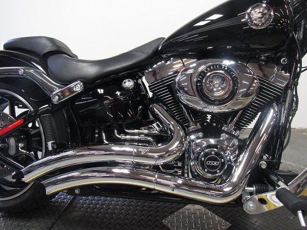 Used-2015-Harley-Breakout-FXSB-U4847-for-sale-in-Michigan-engine.JPG