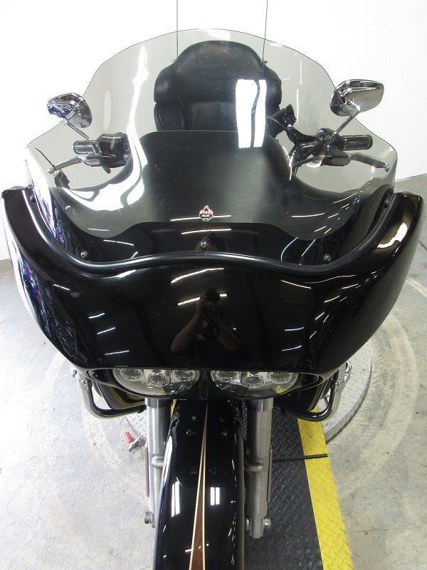 Used-2015-Harley-Road-Glide-Ultra-FLTRU-U4895-for-sale-in-Michigan-front.JPG