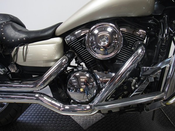 2005-Kawasaki-Vulcan-VN1600-U4790-for-sale-in-Michigan-engine.JPG