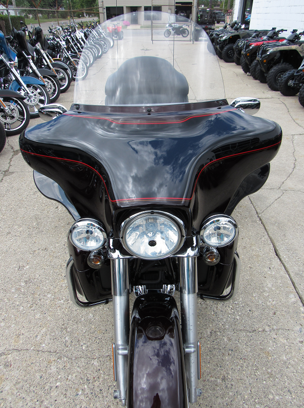 Used-2011-Harley-Tri-Glide-Ultra-Classic-FLHTCUTG-for-sale-in-Michigan-front.PNG