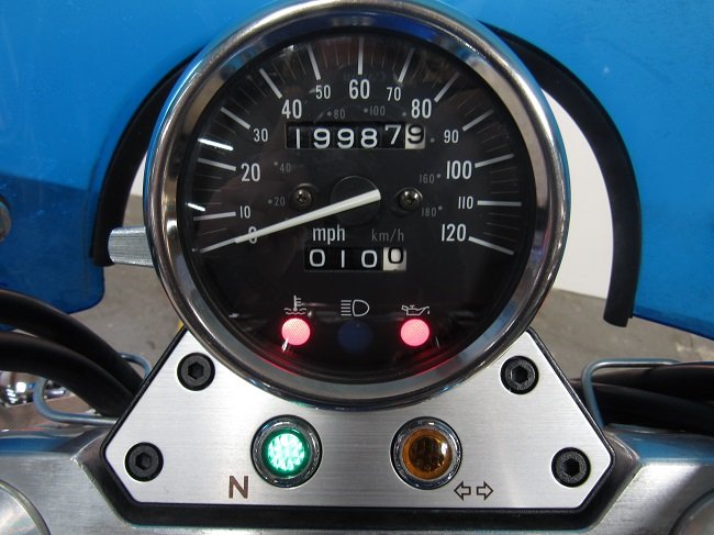2001-suzuki-vz800k1-Marauder-800-u4910-odom.JPG