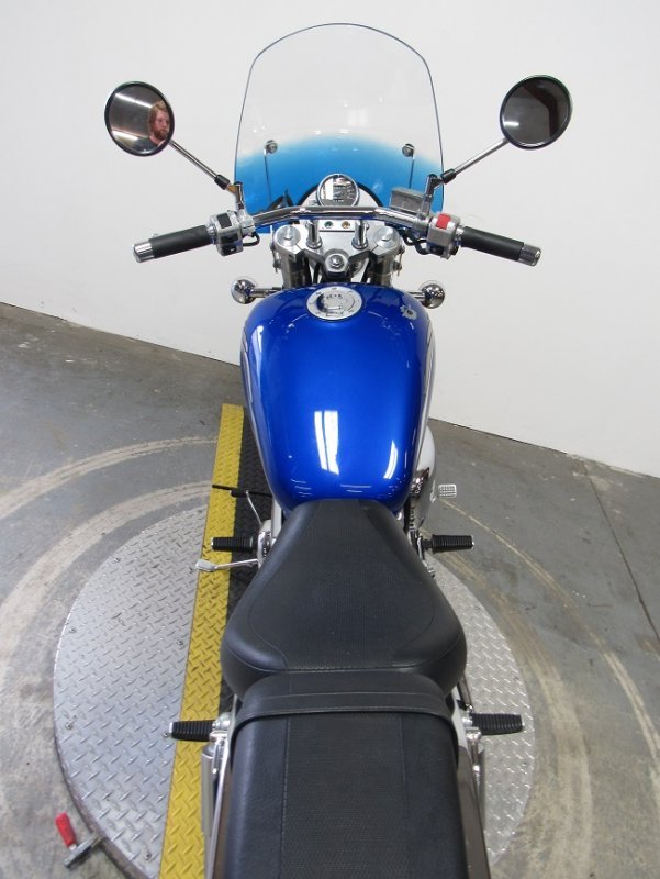 2001-suzuki-vz800k1-Marauder-800-u4910-back.JPG