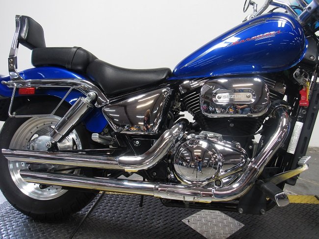 2001-suzuki-vz800k1-Marauder-800-u4910-engine.JPG