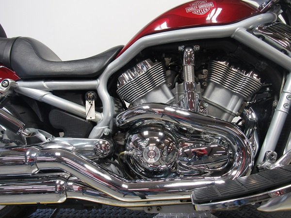 used-2002-harley-VRSC-V-Rod-U4870-for-sale-in-michigan-engine.JPG