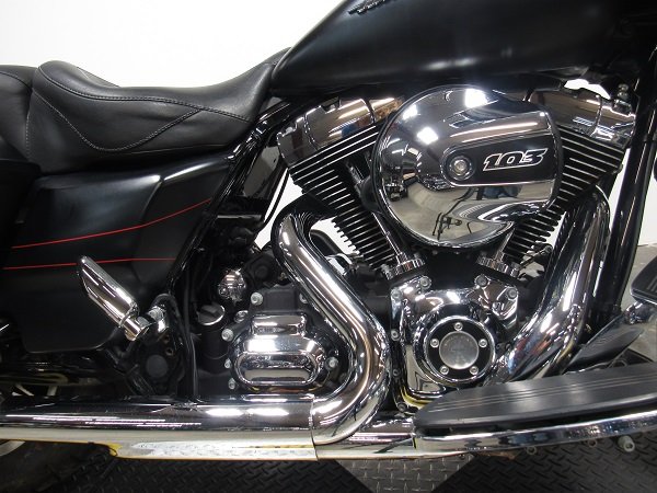 Used-2015-harley-FLTRXS-Road-Glide-Special-U4939-for-sale-in-michigan-engine.JPG
