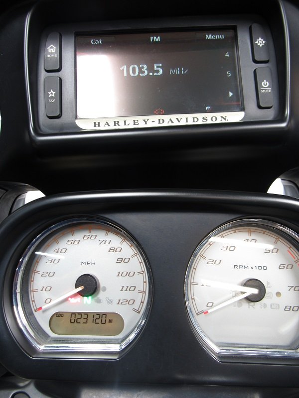 Used-2015-harley-FLTRXS-Road-Glide-Special-U4939-for-sale-in-michigan-odom.JPG