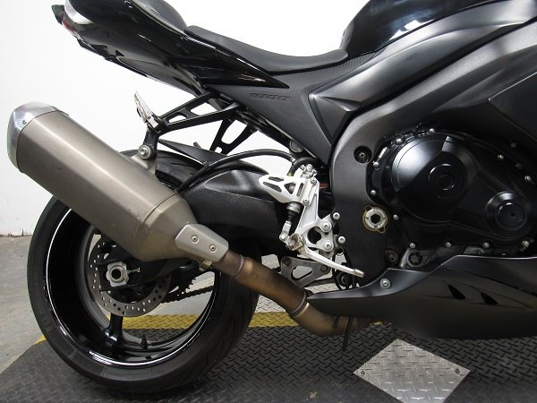 used-2014-suzuki-gsxr-1000-u4949-for-sale-in-michigan-wheel.JPG