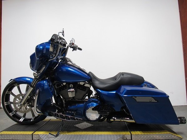 used-2009-harley-flhx-streetglide-u4901-for-sale-in-michigan-2.JPG