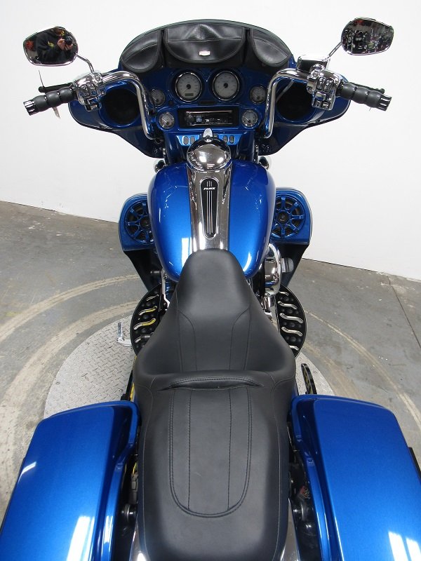 used-2009-harley-flhx-streetglide-u4901-for-sale-in-michigan-back.JPG