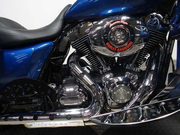 used-2009-harley-flhx-streetglide-u4901-for-sale-in-michigan-engine.JPG