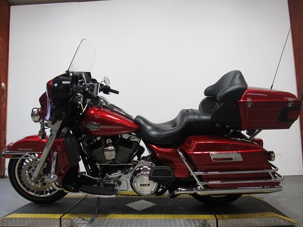 used-2012-harley-Ultra-classic-FLHTCU-U4917-for-sale-in-michigan-2.JPG