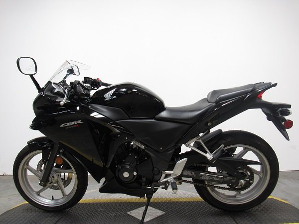 used-2012-honda-cbr-250-u4930-for-sale-in-michigan-2.JPG