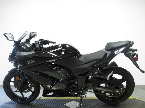 used-2012-kawasaki-ninja-250r-ex250jcf-u4933-for-sale-in-michigan-2.JPG
