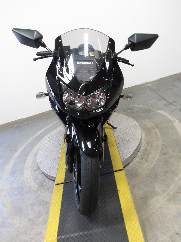 used-2012-kawasaki-ninja-250r-ex250jcf-u4933-for-sale-in-michigan-front2.JPG
