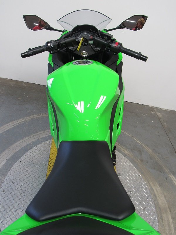 used-2015-kawasaki-ninja-300-ex300bffa-u4934-for-sale-in-michigan-back.JPG