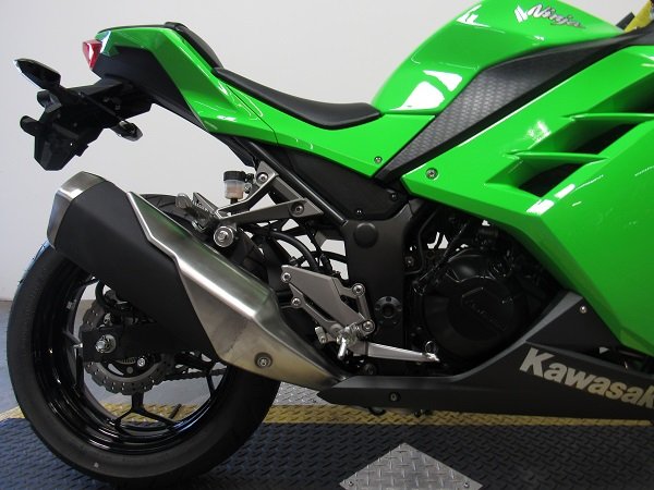 used-2015-kawasaki-ninja-300-ex300bffa-u4934-for-sale-in-michigan-engine.JPG