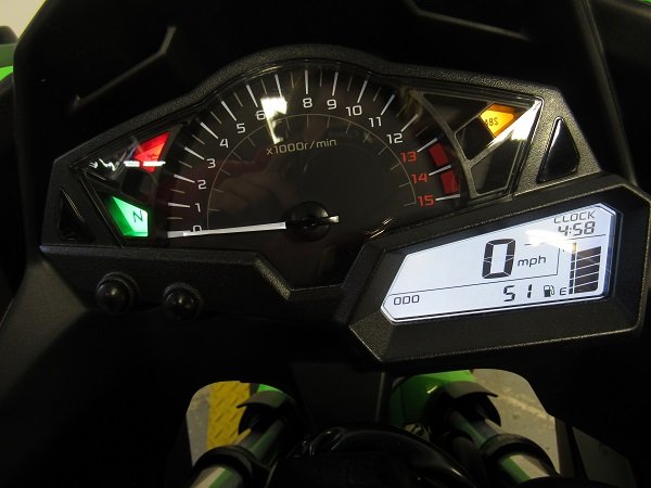 used-2015-kawasaki-ninja-300-ex300bffa-u4934-for-sale-in-michigan-odom.JPG