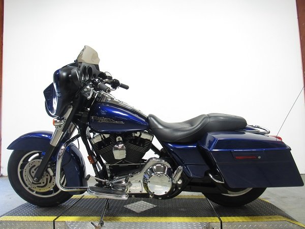 used-2006-harley-flhxi-street-glide-u4881-for-sale-in-michigan-2.JPG