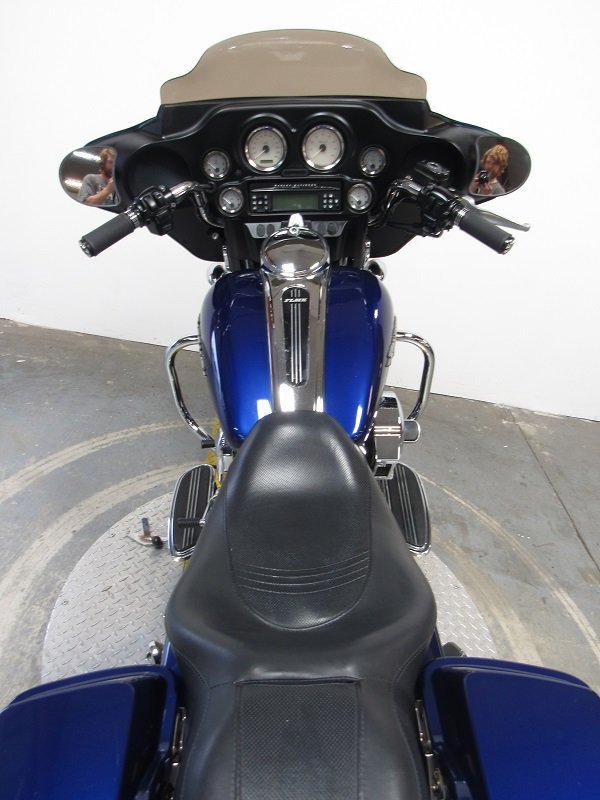 used-2006-harley-flhxi-street-glide-u4881-for-sale-in-michigan-back.JPG