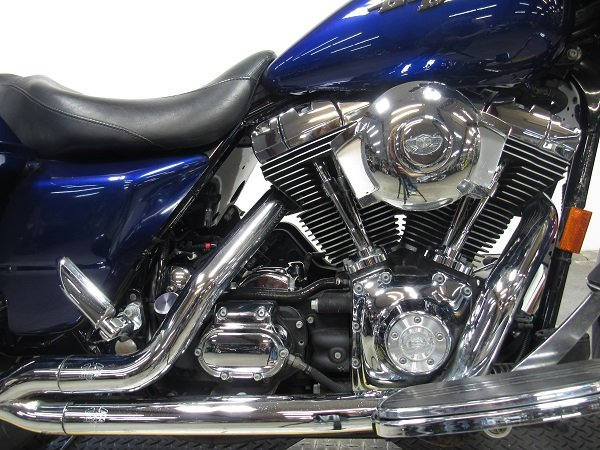 used-2006-harley-flhxi-street-glide-u4881-for-sale-in-michigan-engine.JPG