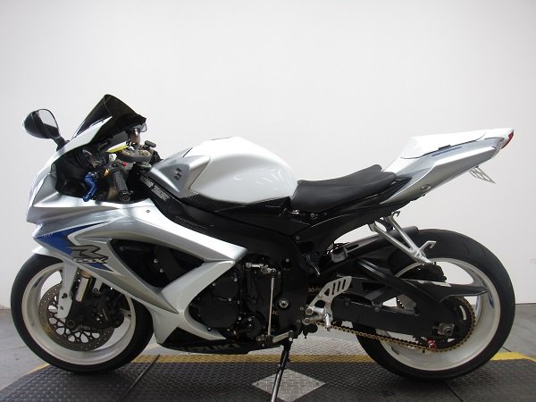 used-2008-suzuki-gsxr600-u4841-for-sale-in-michigan-2.JPG