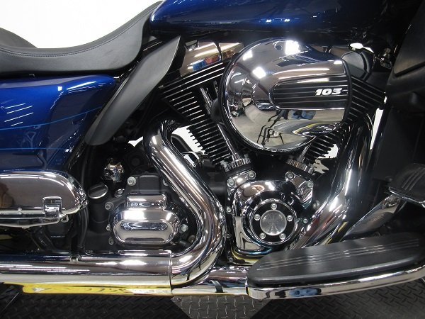 used-2015-harley-FLTRXS-road-glide-special-u4905-for-sale-in-michigan-engine.JPG