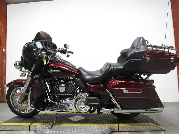 used-harley-ultra-limited-electra-glide-flhtcu-u4938-for-sale-in-michigan-2.JPG