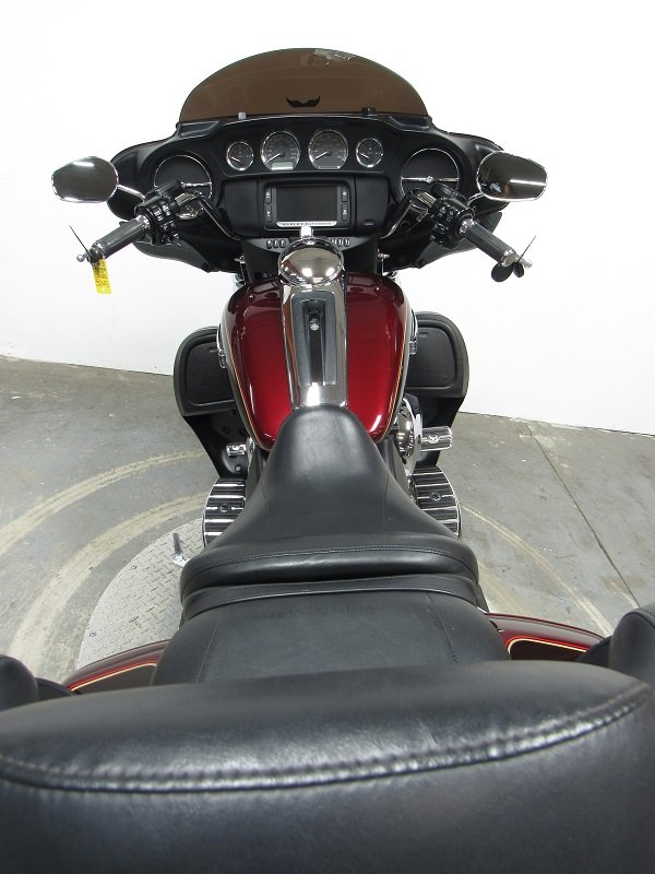 used-harley-ultra-limited-electra-glide-flhtcu-u4938-for-sale-in-michigan-back.JPG