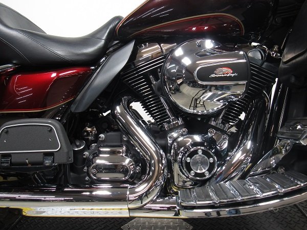 used-harley-ultra-limited-electra-glide-flhtcu-u4938-for-sale-in-michigan-engine.JPG